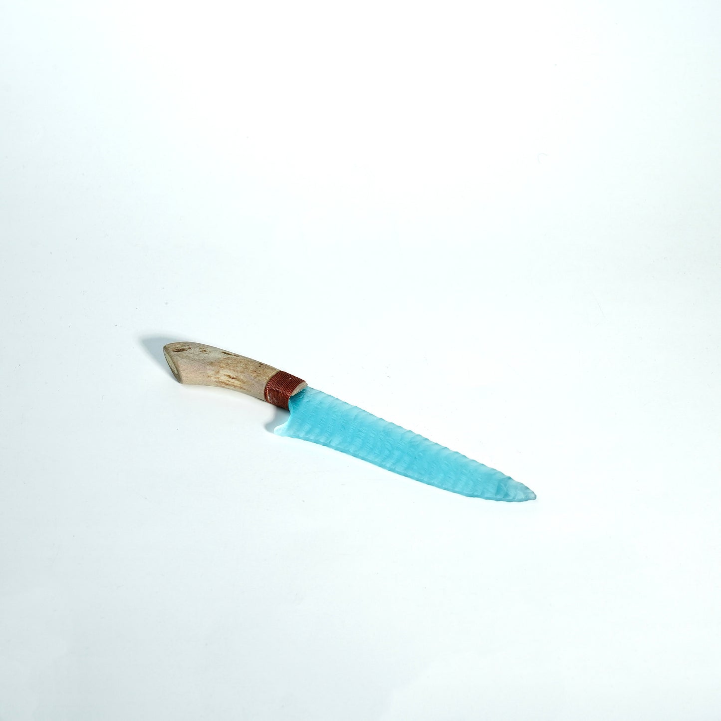 「Misty Blue」Cat's Eye Dagger|Antler Handle|Pressure flaking-Flint Knapping|Master-Crafted|Natural Materials|Collectible Ancient Design