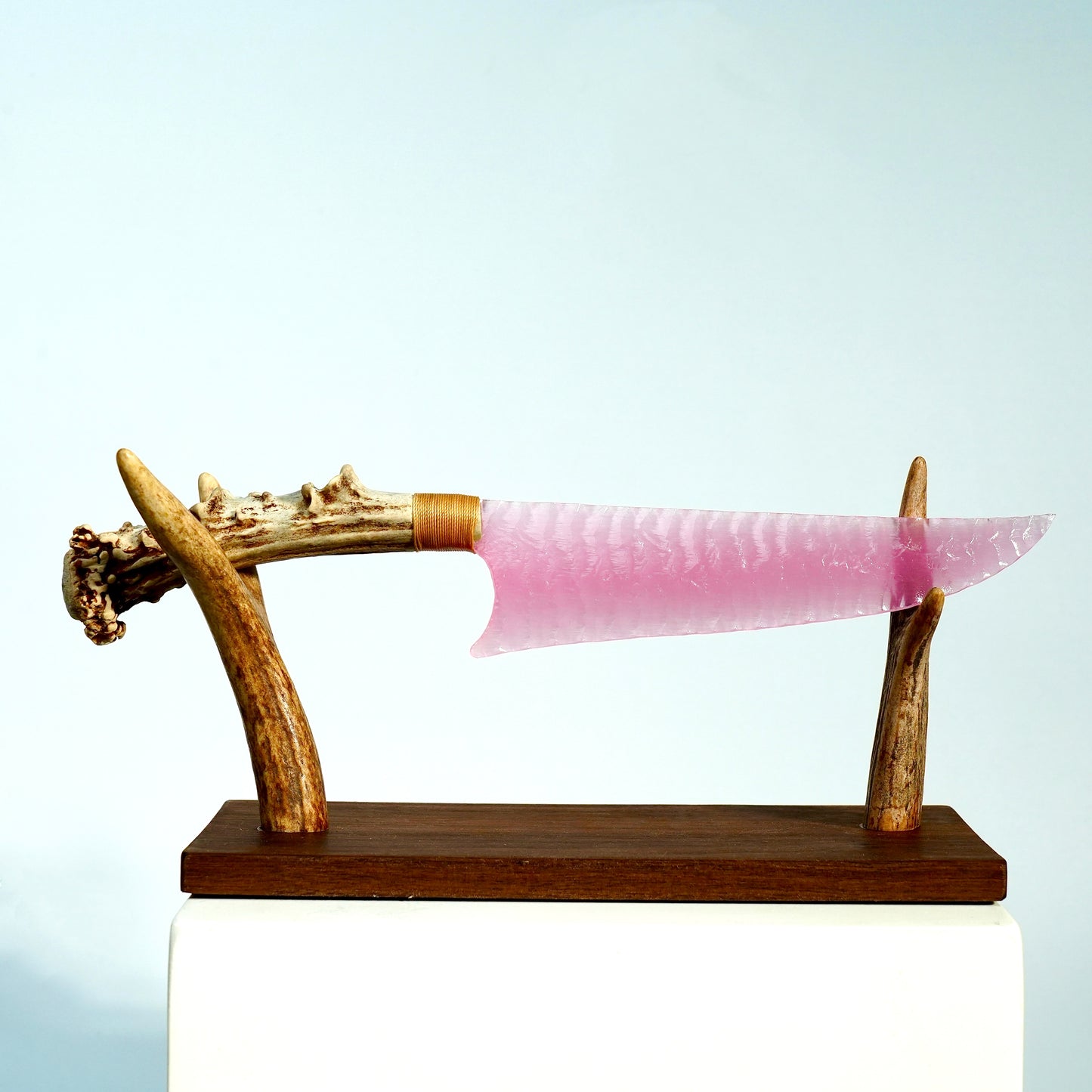 「Blush Pink」Cat's Eye Hunting Knife|Antler Handle|Pressure Flaking-Flint Knapping|Master-Crafted|Natural Materials|Collectible Ancient Design