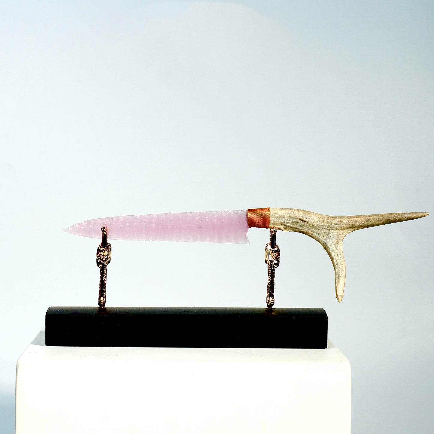 「Blush Pink」Cat's Eye Knife|Velvet Antler Handle|Pressure Flaking-Flint Knapping|Master-Crafted|Natural Materials|Collectible Ancient Design