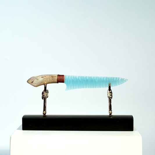 「Misty Blue」Cat's Eye Dagger｜Antler Handle｜Pressure flaking-Flint Knapping｜Master-Crafted｜Natural Materials｜Collectible Ancient Design