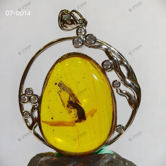 Dominican Landscape Amber Sterling Silver Pendant | Natural Freeform Blue Amber | Completed Vintage Silver Setting (41.3×43.6×10.5mm / 16.12g / Collection No. 07-0014)