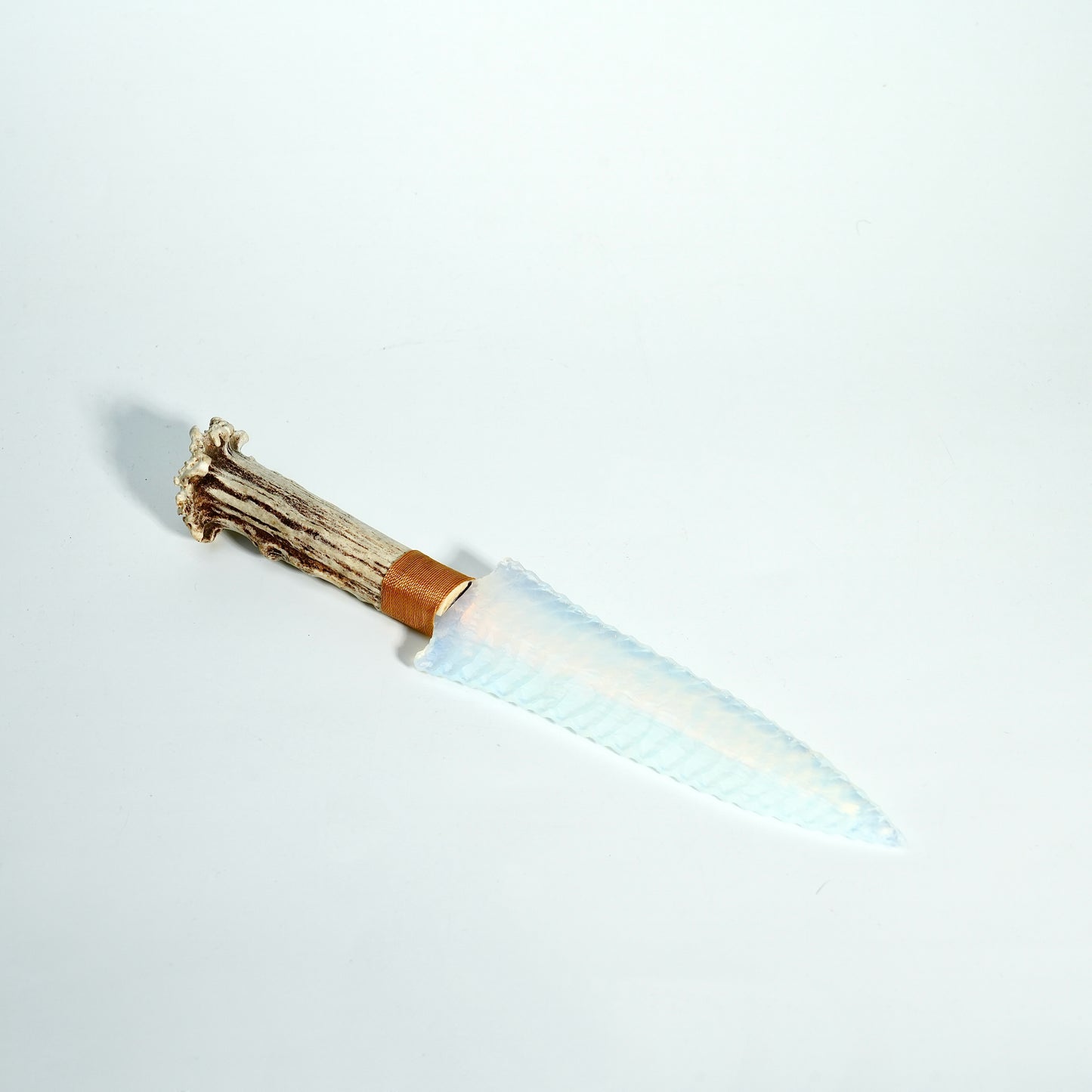 「Ice Blue&White」Opal Short Sword｜Antler Handle｜Pressure flaking-Flint Knapping｜Master-Crafted｜Natural Materials｜Collectible Ancient Design