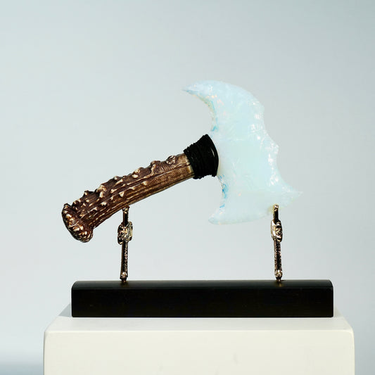 「Wonder Explorer」Opal Battle Axe｜Antler Handle｜Direct Percussion-Flint Knapping｜Master-Crafted｜Natural Materials｜Collectible Ancient Design