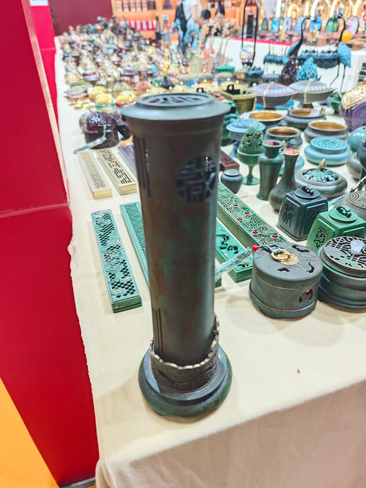 2026 Handicrafts Live Sale: Carved Works, Glass Ornaments, Bracelets & Accessories (10.19)