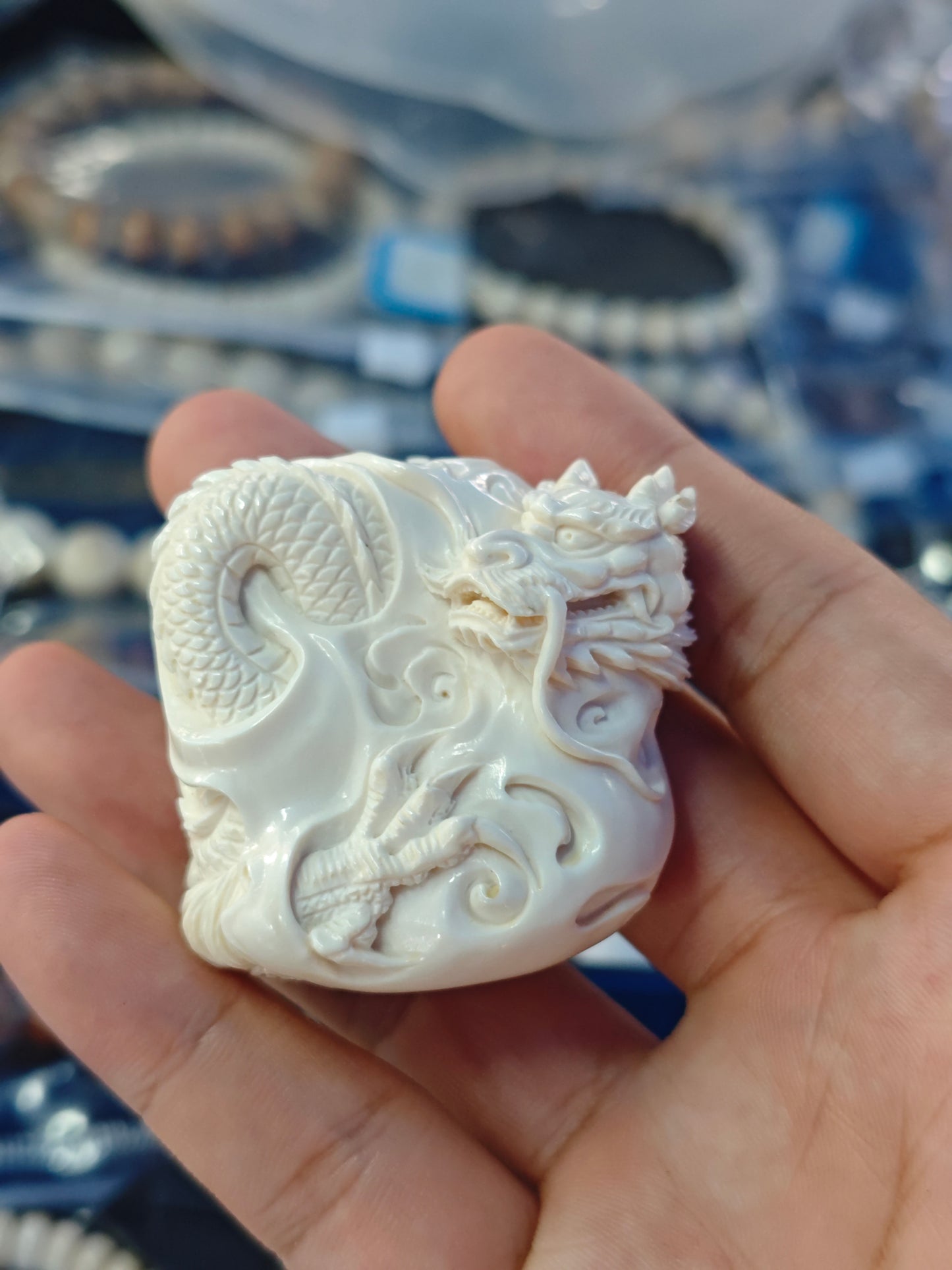 2026 Handicrafts Live Sale: Carved Works, Glass Ornaments, Bracelets & Accessories (07.24)