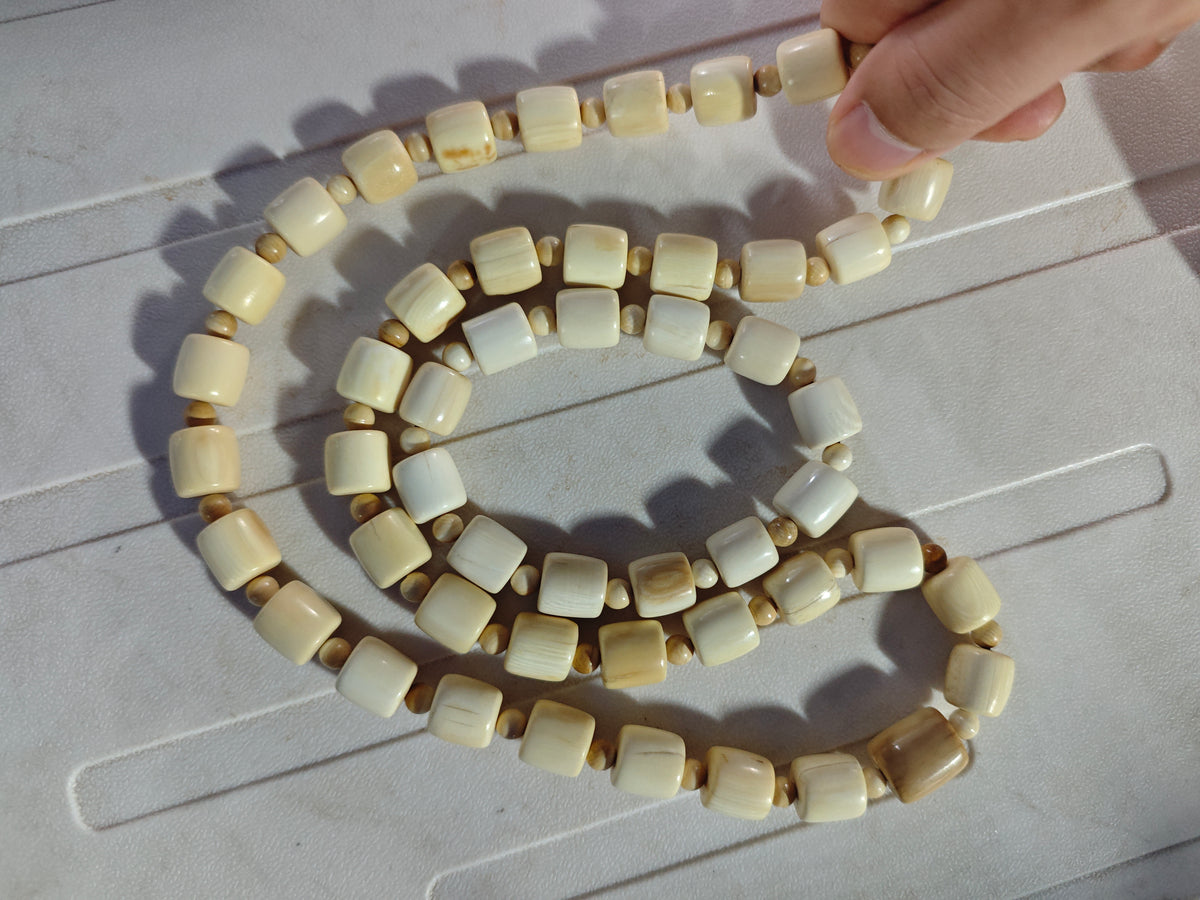 2026 Handicrafts Live Sale: Carved Works, Glass Ornaments, Bracelets & Accessories (10.25)