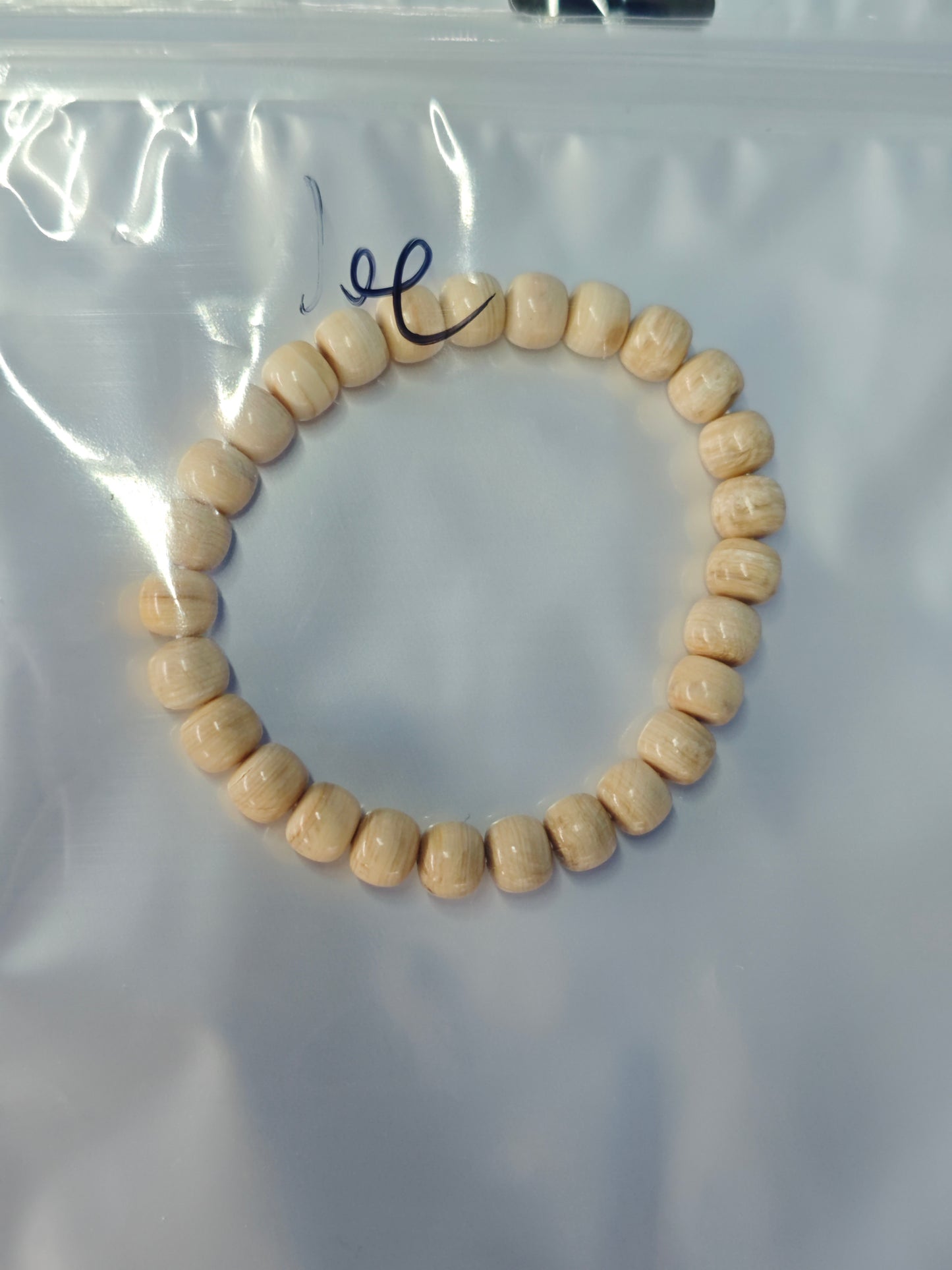 2026 Handicrafts Live Sale: Carved Works, Glass Ornaments, Bracelets & Accessories (05.11)